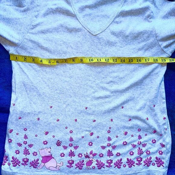 Vintage Women’s M/L Disney Winnie The Pooh Piglet 3/4 Sleeve VNeck Graphic Shirt - Picture 6 of 8